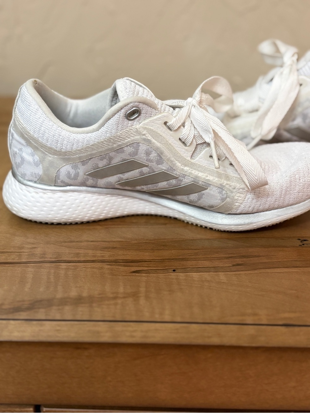 adidas Size 7  White Knit Lace-Up Sneakers